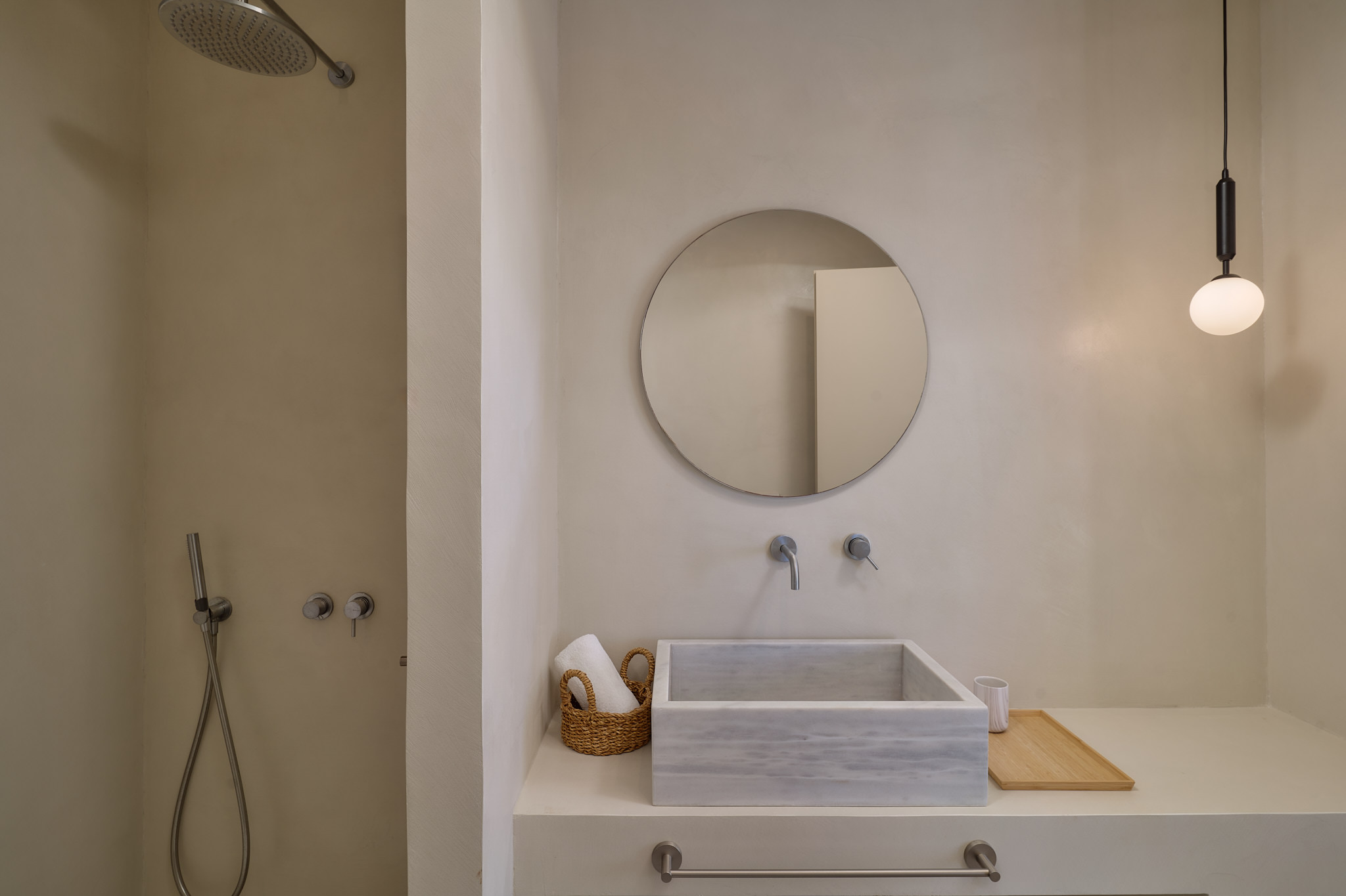 En-suite bathroom with walk in shower.