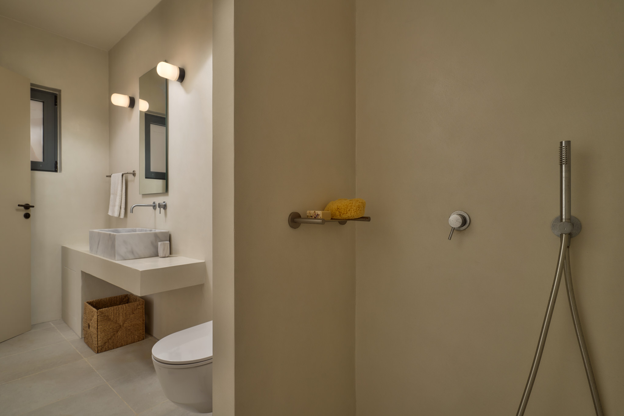 En-suite bathroom with walk in shower.