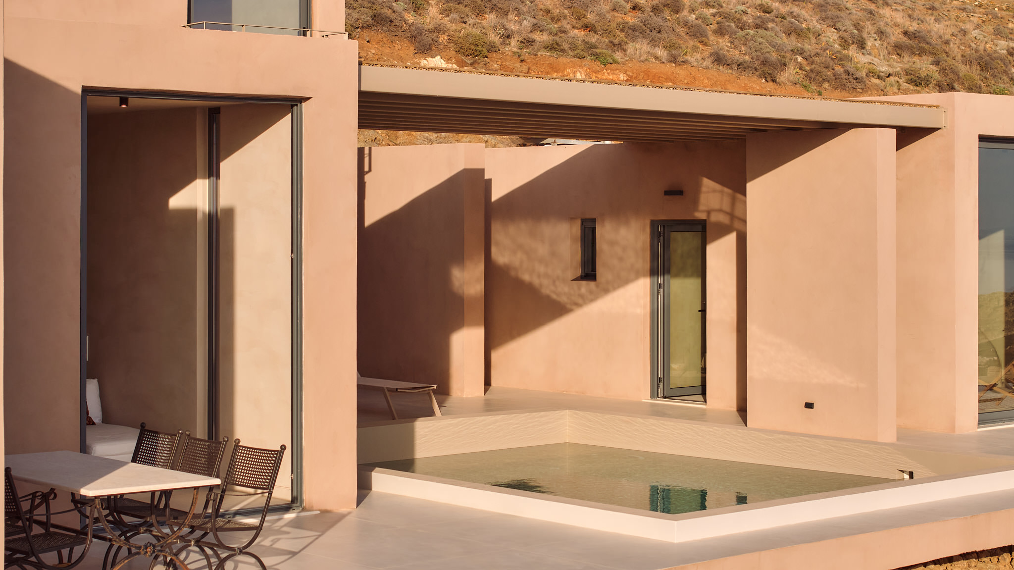 Pared-back exteriors reign supreme at this luxury retreat.